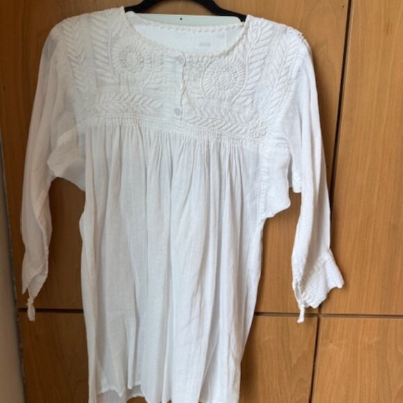 Pre-Loved White Embroidered Blouse - Size Small - Picture 1 of 5